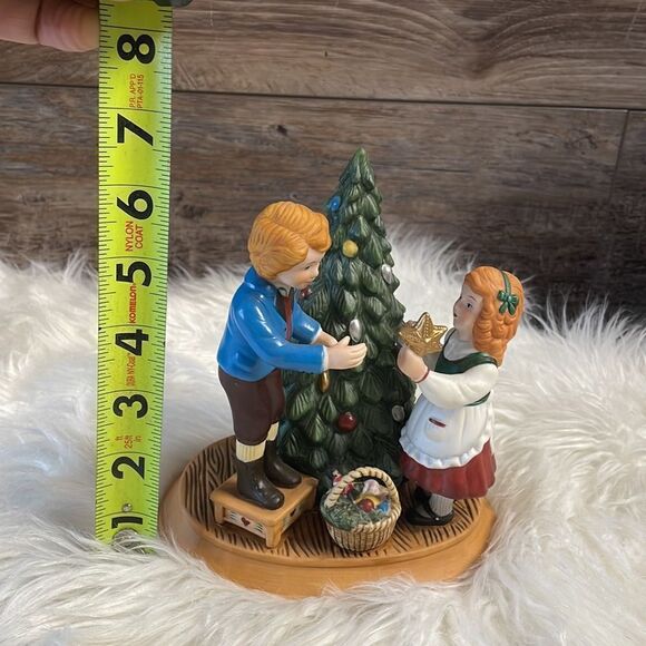 Avon Vintage 1982 Porcelain Christmas Collectible, Christmas Memories Series - Picture 11 of 11